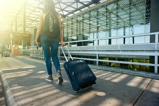 Kilka słów o zabezpieczeniu bagażu na wakacje z lokalizatorem GPS